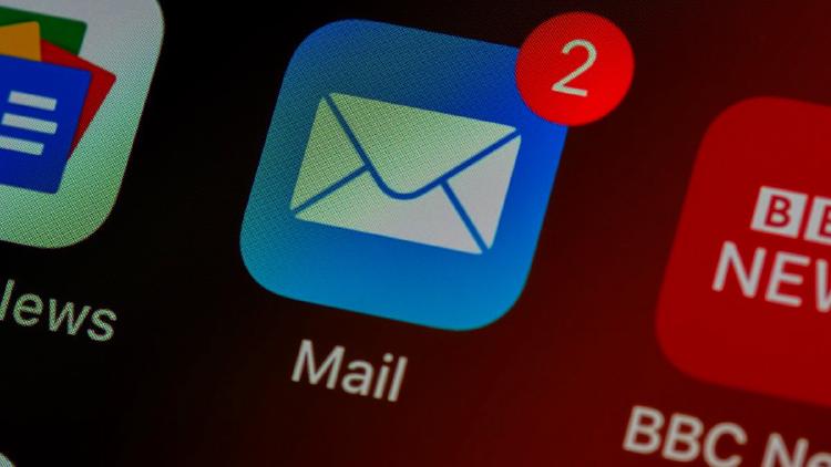 How to Use AI for Email and Business Communication