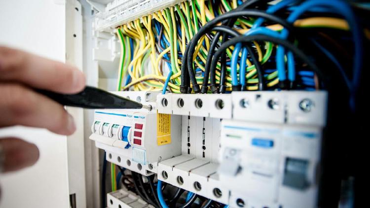AI Is Killing Desk Jobs and Begging for Electricians