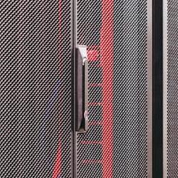 Apple Asks Google to Run Siri After Cloud Bet Fails