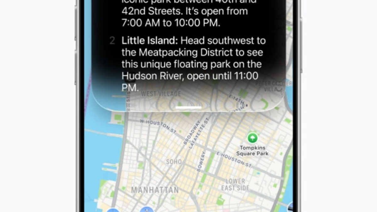 Siri AI trip-planning suggestions overlaid on an iPhone Maps screen
