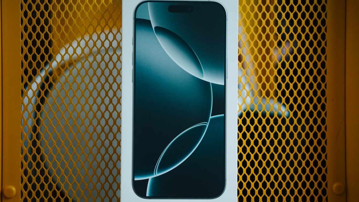 iPhone 16 Pro Max display