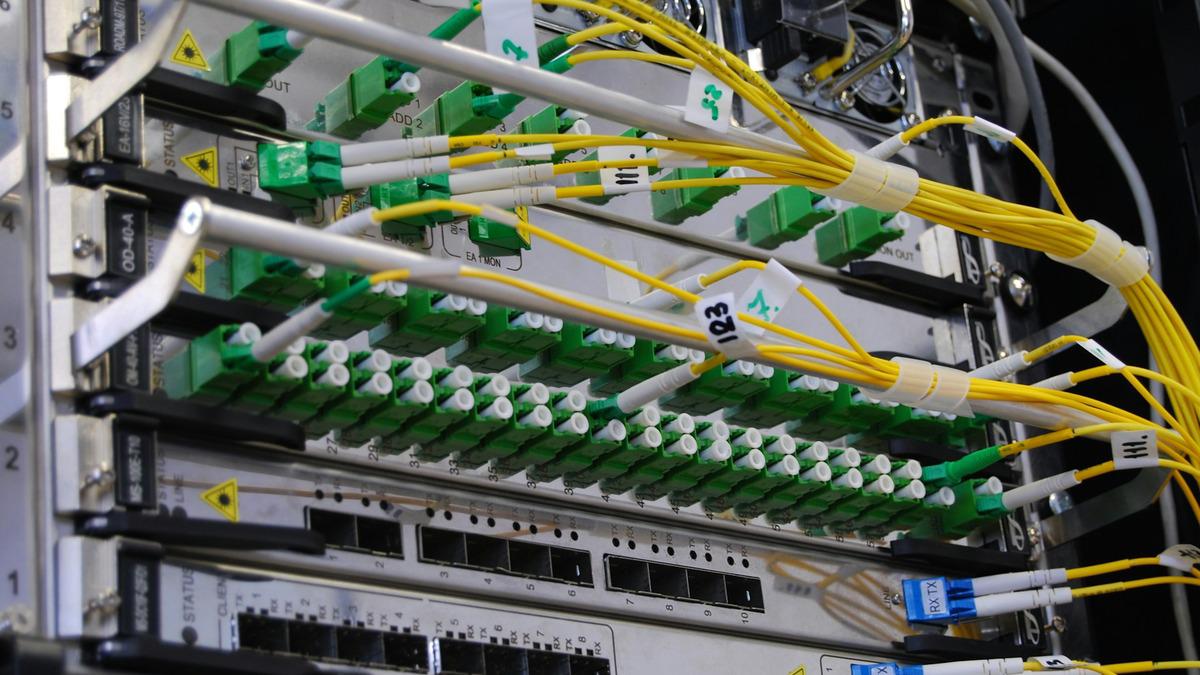 Cisco Bets $9B on AI Networking, Cuts 4,000 Jobs episode artwork