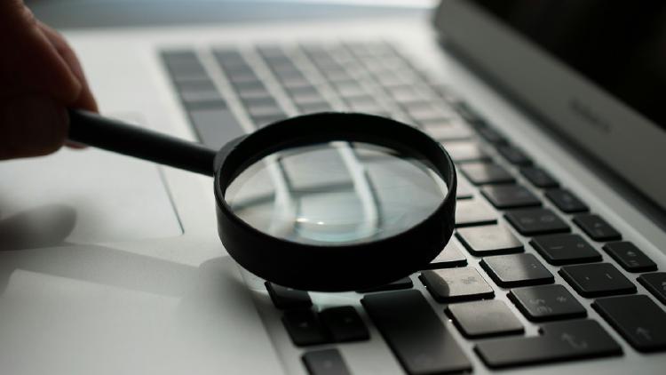 Google AI Overviews Treat 'Disregard' as a Command