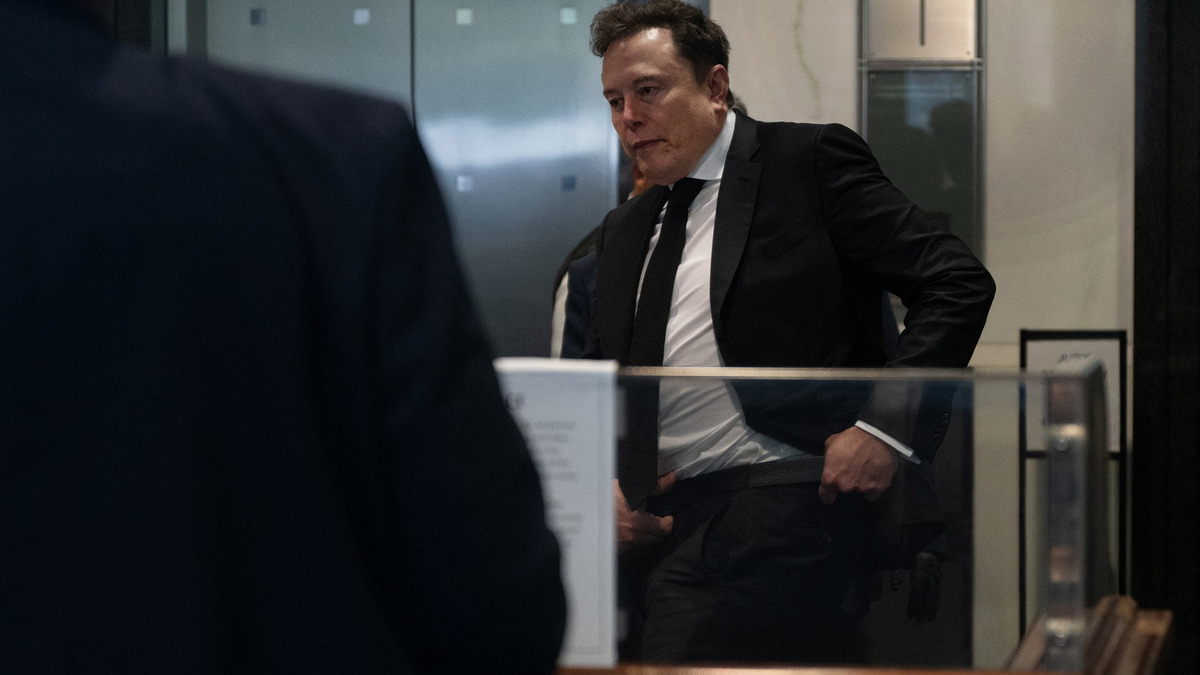 Elon Musk arriving at the courthouse during the trial