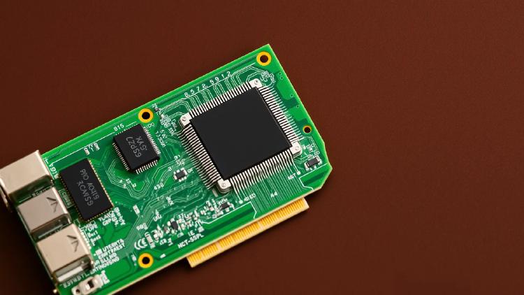 Nemotron 3 Nano 4B: NVIDIA Edge Model Runs on 8GB