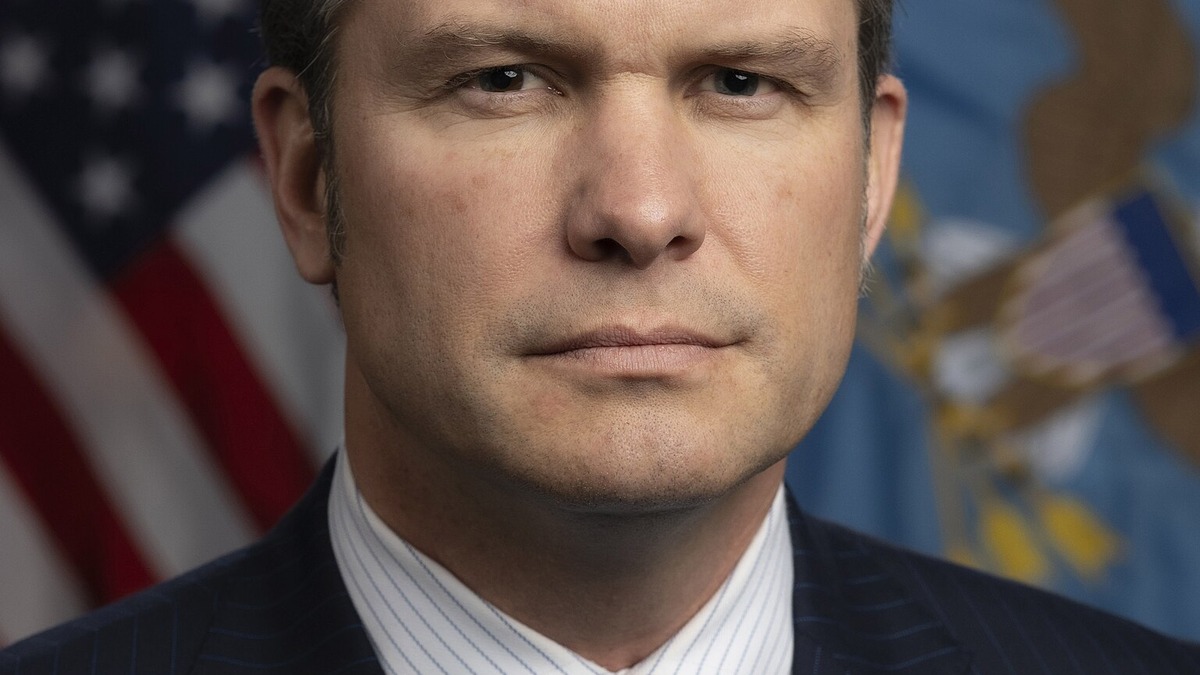 U.S. Secretary of Defense Pete Hegseth, official portrait
