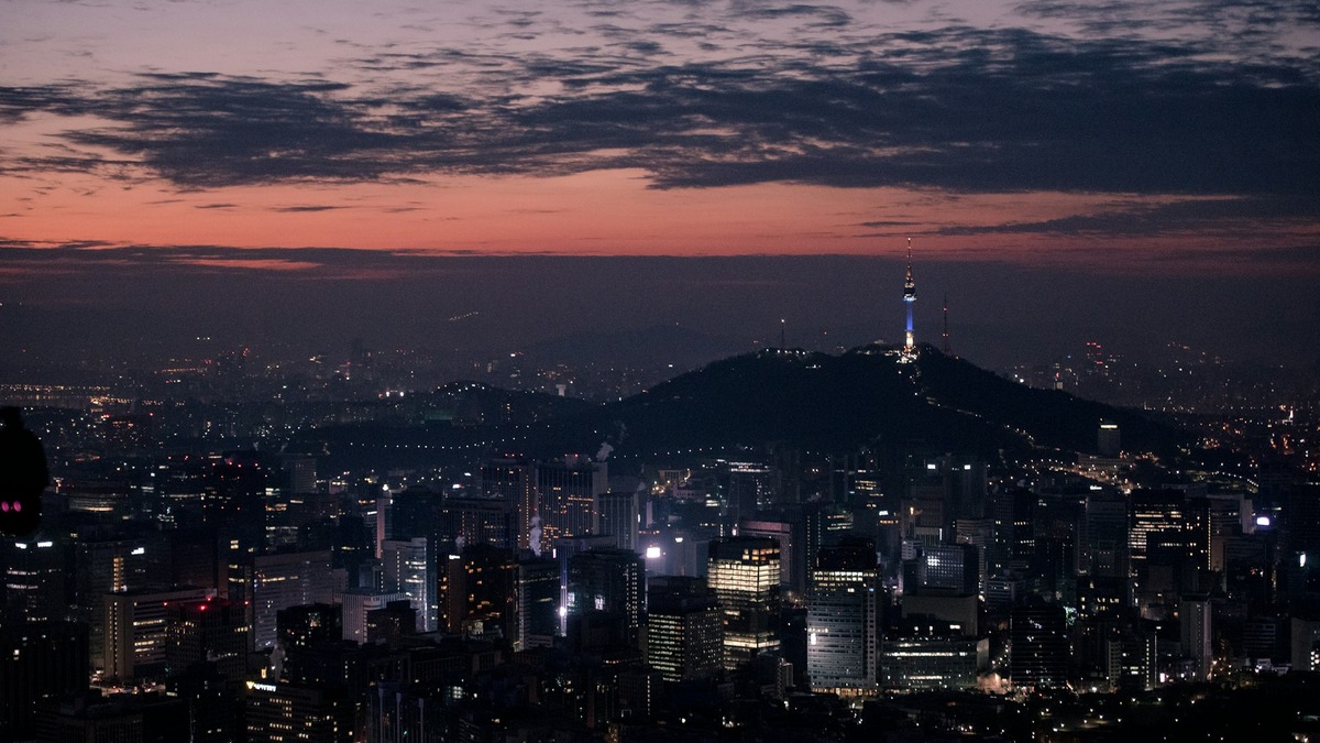 Seoul skyline at night, the city where VIDRAFT is based