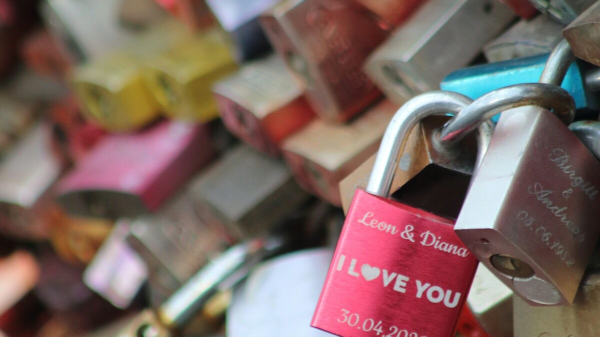 Padlocks piled with one key sticking out, suggesting rejected exploits piling up
