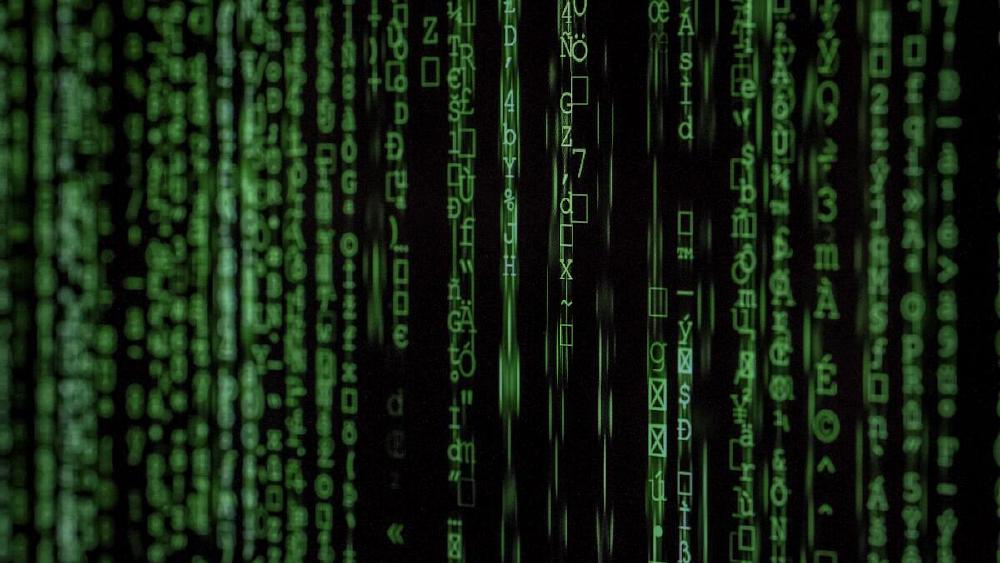 22 Bytes Poison ML Malware Detectors via Label Spoofing