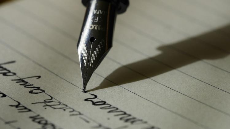 Best AI Tools for Writers and Authors (2026)